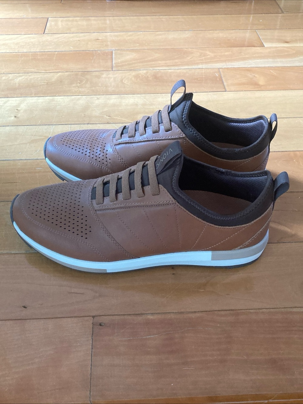 Vionic Men's size 9.5 Trent leather Brown Comfort casual Sneakers